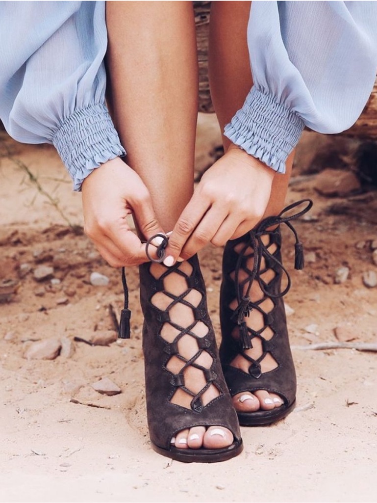 Frye Gabby Ghillie Smoke Heel 9.5